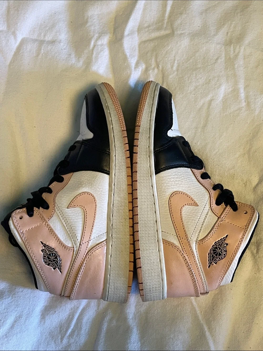 Nike AIR JORDAN 1 Mid White Pink Black Sneakers